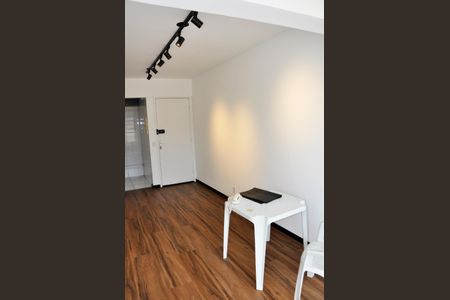 Detalhe - Sala e Sala de Jantar de apartamento para alugar com 2 quartos, 65m² em Vila Palmeiras, São Paulo