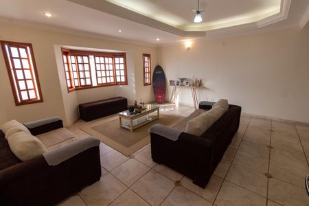 SALA DE ESTAR de casa de condomínio à venda com 5 quartos, 288m² em Parque dos Jacarandás, Campinas