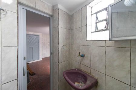 Banheiro de casa para alugar com 1 quarto, 45m² em Vila Guilherme, São Paulo