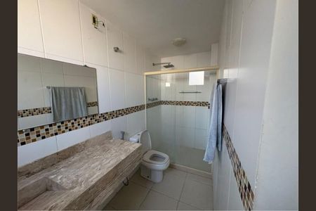 Banheiro de casa de condomínio à venda com 5 quartos, 250m² em Lins de Vasconcelos, Rio de Janeiro