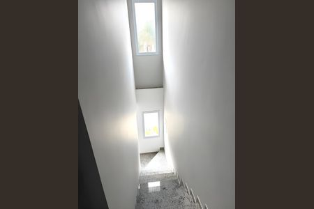 Casa para alugar com 3 quartos, 200m² em Parque Sao Domingos, São Paulo