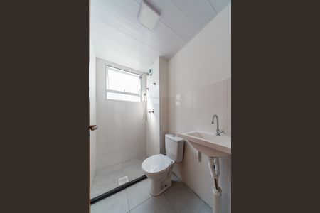 Banheiro de apartamento para alugar com 2 quartos, 41m² em São Tomé, Viamão