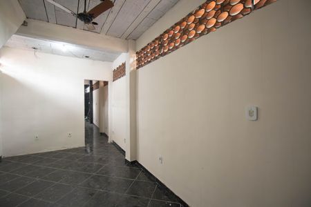 Sala de casa para alugar com 1 quarto, 100m² em Trindade, São Gonçalo