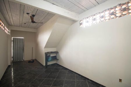 Sala de casa para alugar com 1 quarto, 100m² em Trindade, São Gonçalo