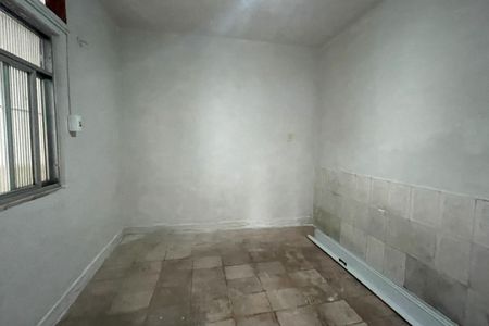 Quarto de casa para alugar com 1 quarto, 200m² em Centro, Duque de Caxias