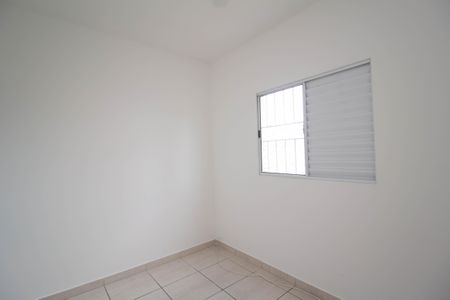 Quarto 2 de casa para alugar com 2 quartos, 65m² em Vila Mangalot, São Paulo