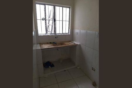 Casa à venda com 3 quartos, 240m² em Jardim Fernandes, São Paulo