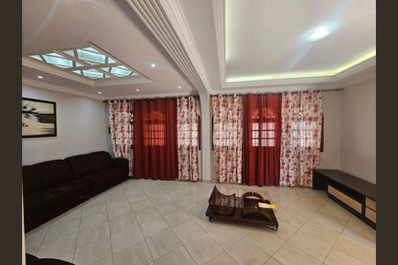 Casa à venda com 5 quartos, 300m² em Vila Barros, Guarulhos