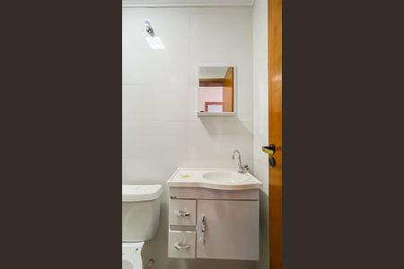 Banheiro de apartamento à venda com 2 quartos, 44m² em Vila Nhocuné, São Paulo