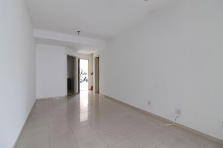 Sala de casa de condomínio à venda com 3 quartos, 100m² em Vila Pierina, São Paulo