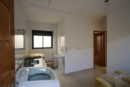 Sala/Cozinha de apartamento à venda com 2 quartos, 35m² em Vila Charlote, São Paulo