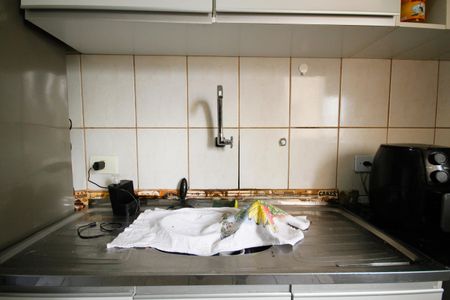 Cozinha de apartamento para alugar com 2 quartos, 43m² em Vila Sonia, Praia Grande