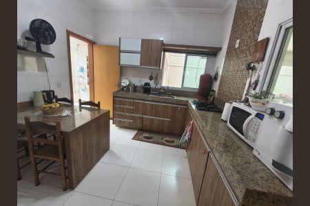 Casa de Condomínio para alugar com 3 quartos, 267m² em Nova Uberlândia, Uberlândia