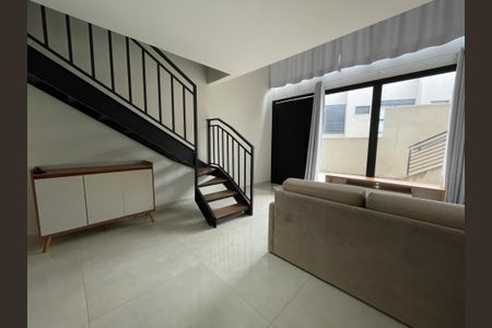 Sala de casa de condomínio para alugar com 2 quartos, 125m² em Parque Frondoso, Cotia