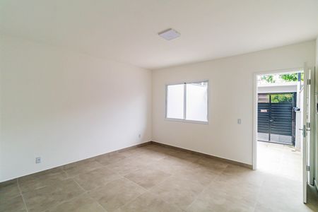 Sala de casa à venda com 2 quartos, 77m² em Jardim Pinheiros, São Paulo