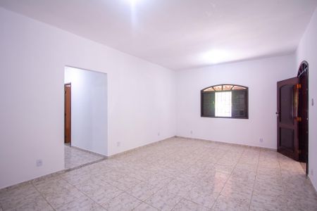 Sala de casa para alugar com 4 quartos, 200m² em Novo Mexico, São Gonçalo