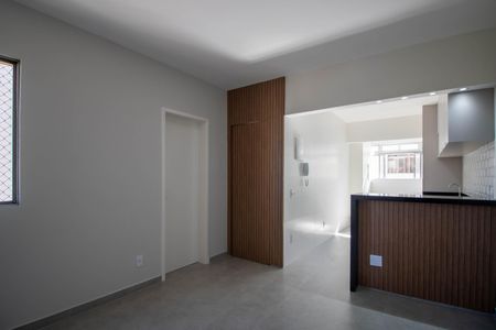 Sala/Cozinha de apartamento para alugar com 1 quarto, 68m² em Parque Santos Dumont, Taboão da Serra