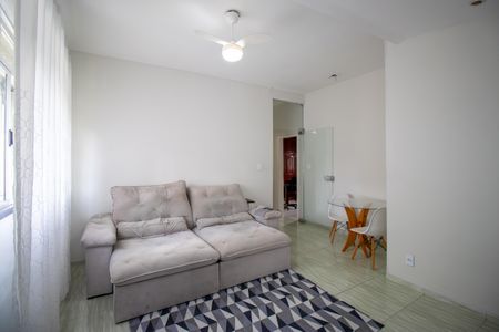 Sala de casa à venda com 2 quartos, 102m² em Vista Alegre, Rio de Janeiro