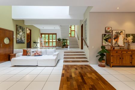 Casa para alugar com 4 quartos, 376m² em Granja Caiapia, Cotia