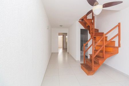 Sala de casa de condomínio à venda com 2 quartos, 98m² em Morro Santana, Porto Alegre