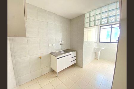 Cozinha de apartamento para alugar com 2 quartos, 59m² em Guaianases, São Paulo