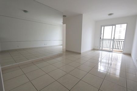Sala de apartamento para alugar com 3 quartos, 70m² em Vila Valparaíso, Santo André