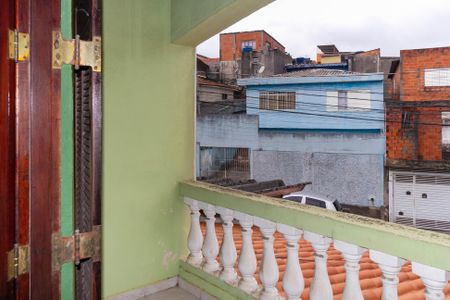 Sacada de casa para alugar com 3 quartos, 150m² em São Rafael, São Paulo