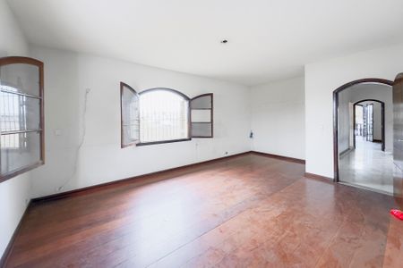 Casa para alugar com 3 quartos, 500m² em Jardim Santa Maria, Jacareí