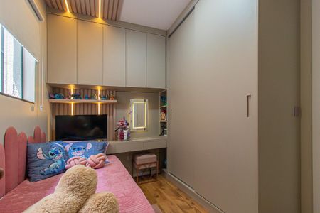 Quarto 1 Suite de casa para alugar com 3 quartos, 150m² em Xaxim, Curitiba