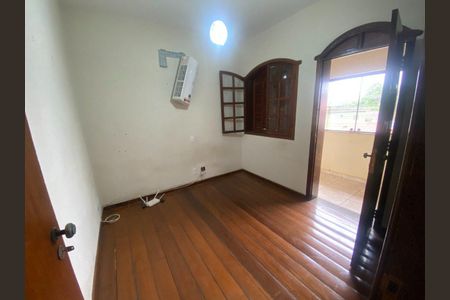 Casa à venda com 4 quartos, 220m² em Planalto, Belo Horizonte