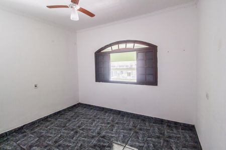 Quarto de kitnet/studio para alugar com 1 quarto, 20m² em Chácara Adriana Aparecida, Carapicuíba