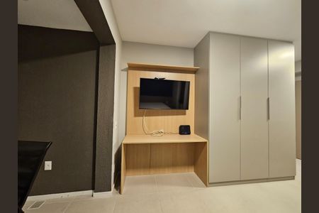 Sala/Quarto de kitnet/studio para alugar com 1 quarto, 27m² em Cidade Monções, São Paulo
