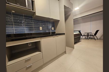 Cozinha de kitnet/studio para alugar com 1 quarto, 27m² em Cidade Monções, São Paulo