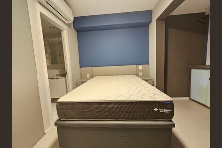 Sala/Quarto de kitnet/studio para alugar com 1 quarto, 27m² em Cidade Monções, São Paulo