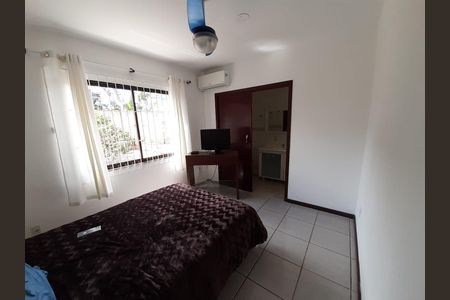 Casa para alugar com 4 quartos, 670m² em Campeche Central, Florianópolis