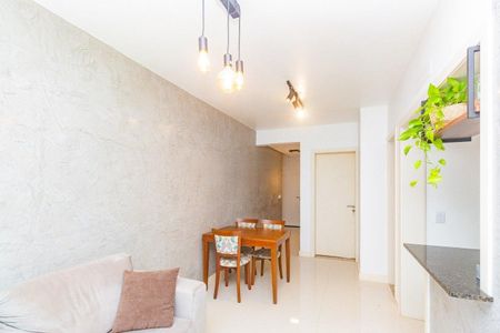 Sala de apartamento para alugar com 1 quarto, 47m² em Passo d’Areia, Porto Alegre