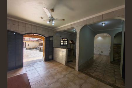 Casa de Condomínio para alugar com 4 quartos, 250m² em Taquara, Rio de Janeiro