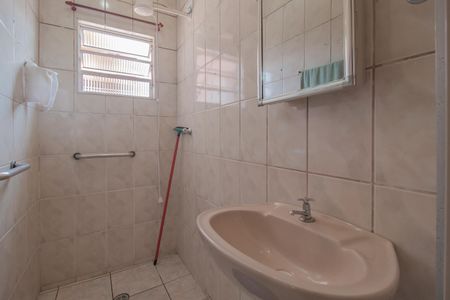 Banheiro de casa para alugar com 2 quartos, 150m² em Aliança, Mauá