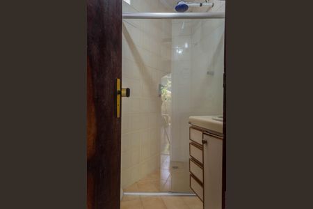 Banheiro da Suíte 1 de casa à venda com 3 quartos, 400m² em Jardim Sao Luis, São Bernardo do Campo