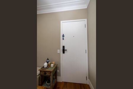 Porta de entrada de apartamento à venda com 3 quartos, 110m² em Alphaville, Barueri