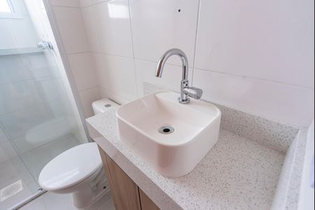 Banheiro de apartamento à venda com 2 quartos, 43m² em Sumarezinho, Santo André