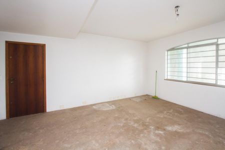 Casa para alugar com 3 quartos, 250m² em Vila das Belezas, São Paulo