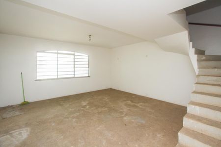 Casa para alugar com 3 quartos, 250m² em Vila das Belezas, São Paulo