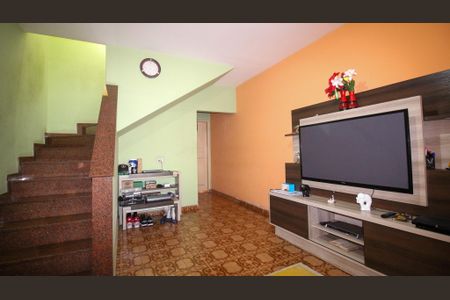 Sala de casa à venda com 3 quartos, 500m² em Jardim Ana Rosa, São Paulo