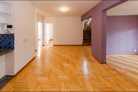 Sala de casa à venda com 4 quartos, 307m² em Santa Lúcia, Belo Horizonte