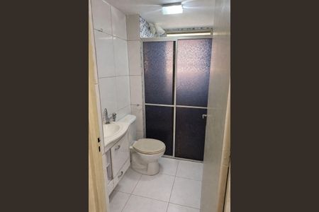 Banheiro de apartamento à venda com 2 quartos, 52m² em Piratininga, Osasco