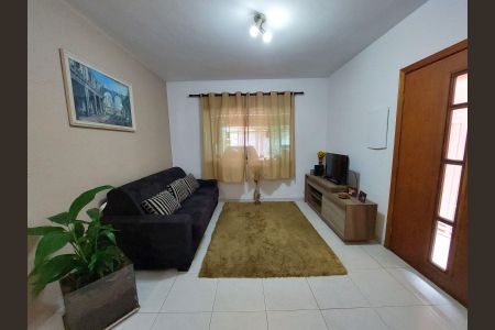 Casa à venda com 4 quartos, 215m² em Jardim Patente Novo, São Paulo