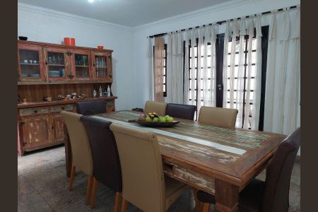 Casa à venda com 4 quartos, 215m² em Jardim Patente Novo, São Paulo