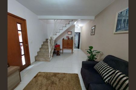 Casa à venda com 4 quartos, 215m² em Jardim Patente Novo, São Paulo