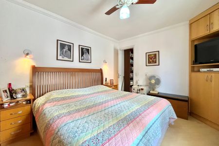 Suite de casa à venda com 3 quartos, 160m² em Vila Alexandria, São Paulo